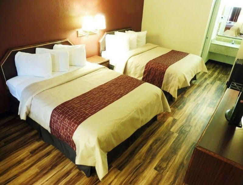 Red Roof Inn Edgewood Esterno foto